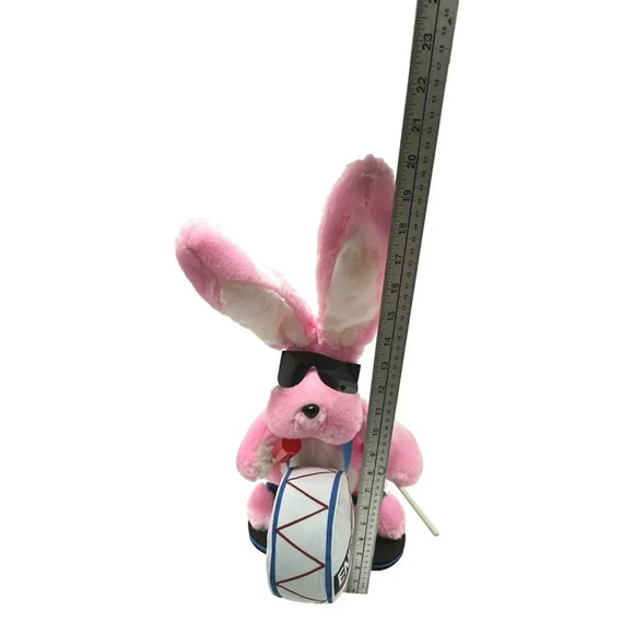 Vintage Energizer Bunny Pink Plush 21 inch tall 1989 Battery Rabbit Moves - Picture 11 of 12